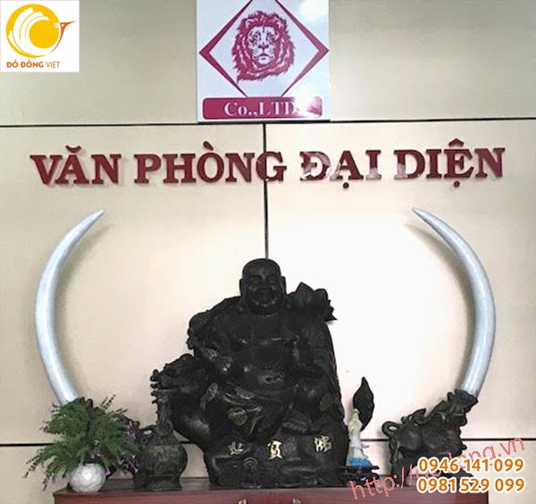 Bộ tượng di lặc, đôi kỳ lân ngà voi bày VP đại diện