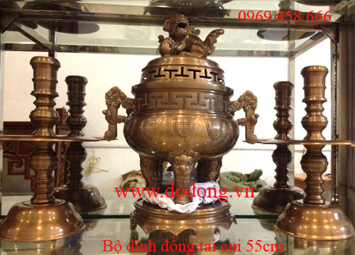 Đỉnh đồng tai cui dáng cổ đồng đỏ
