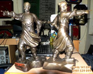 Tượng đồng Trần hưng đạo chỉ tay đồng giả cổ