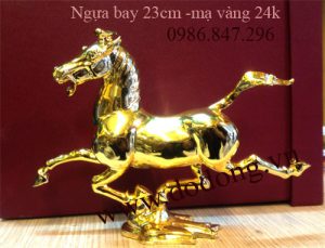 Ngựa đang chạy phong thủy mạ vàng