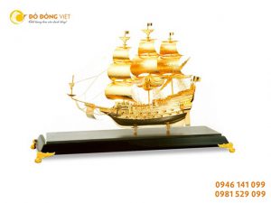 Quà tặng thuyền buồm mạ vàng 9999, quà tặng độc đáo dành cho khách nước ngoài