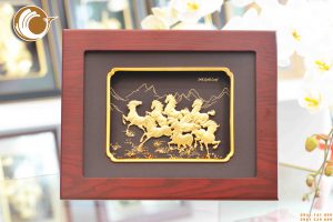 Tranh vàng quà tặng 24k mã đáo thành công