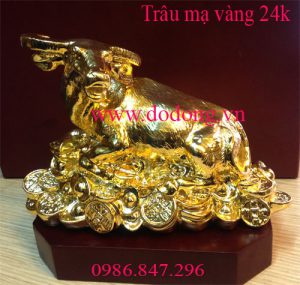 Vì sao nên đặt tượng trâu đồng trên bàn làm việc