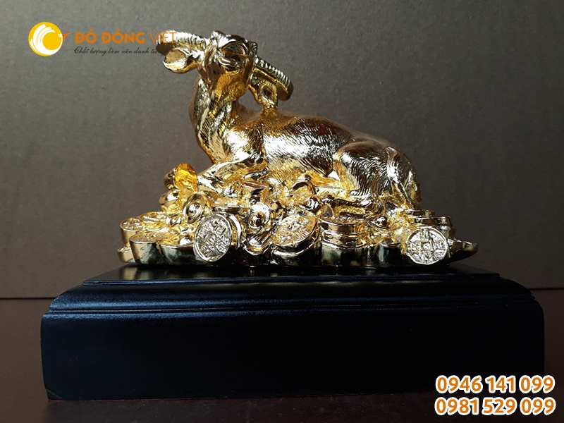 Tượng trâu đồng mạ vàng 24k