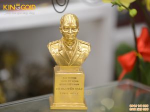Đúc tượng đại tướng Võ Nguyên Giáp mạ vàng 24k cỡ nhỏ
