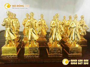 Tượng đồng Hưng Đạo Đại Vương Trần Quốc Tuấn mạ vàng 24K