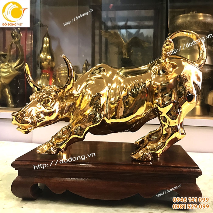 Trâu đồng đúc mạ vàng dài 32cm để bàn làm việc phong thủy