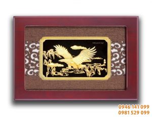 Tranh đại bàng tung cánh 3d dát vàng