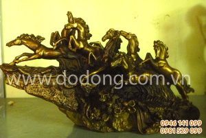 Tượng bát mã truy phong mã đáo thành công