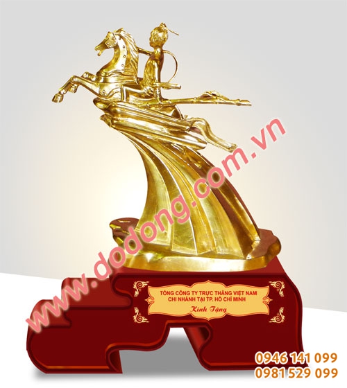 Tượng thánh gióng cưỡi ngựa quà tặng năm ngựa