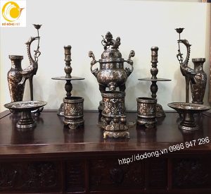 Báo giá bộ đỉnh thờ tam khí trên bàn gia tiên của Đồ đồng việt