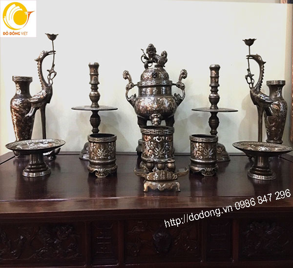 Báo giá bộ đỉnh thờ tam khí trên bàn gia tiên của Đồ đồng việt