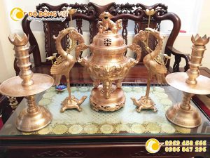 Bộ đồ thờ đại bái, đỉnh đồng đỏ đúc nổi song long chầu nguyệt cao 70 cm