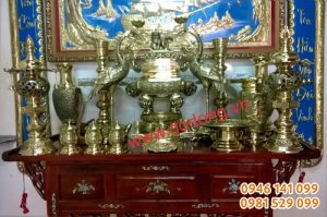 Bộ lư vuông thờ gia tiên vĩnh tiến bày bàn thờ 1,5m