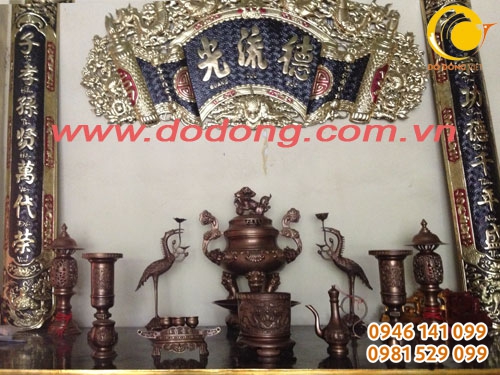 Bộ đỉnh đồng thờ gia tiên đồng hun mắt cua