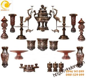 Cách bày bộ đồ thờ đồng chạm khảm tam khí trên bàn thờ