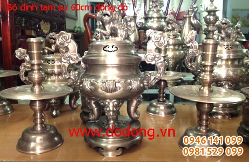 Bộ đỉnh đồng tam sự 60cm, chân nến đồng đỏ