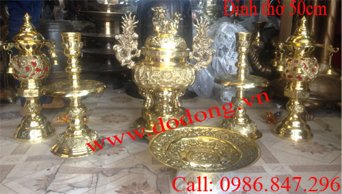 Đỉnh thờ tam sự bằng đồng