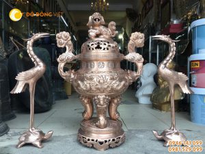 Đỉnh đồng thờ cúng chất liệu đồng đỏ cao 90 cm