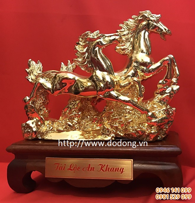 Tượng song mã mạ vàng, song thành công tặng đối tác