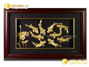 Mẫu tranh cá chép hoa sen vàng lá 24k đẹp