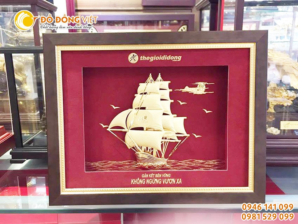 Tranh dát vàng thuận buồm xuôi gió để bàn