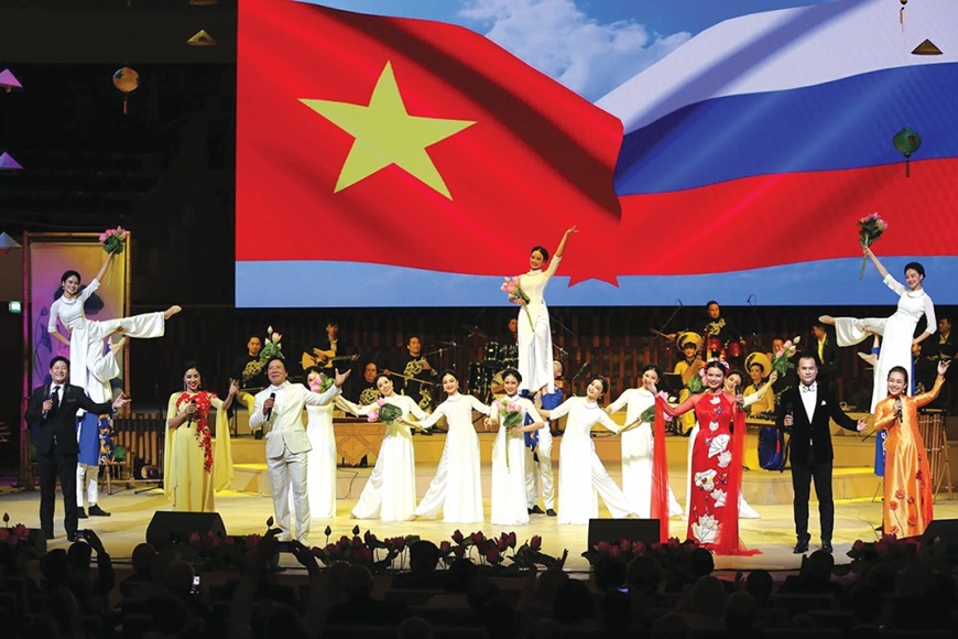 ngoai giao van hoa dong gop lien tuc cho phat trien chung 2