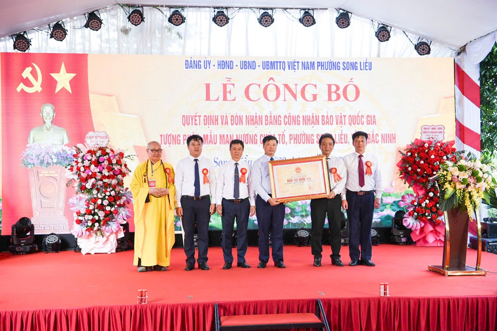 mau man nuong trao bang kcio
