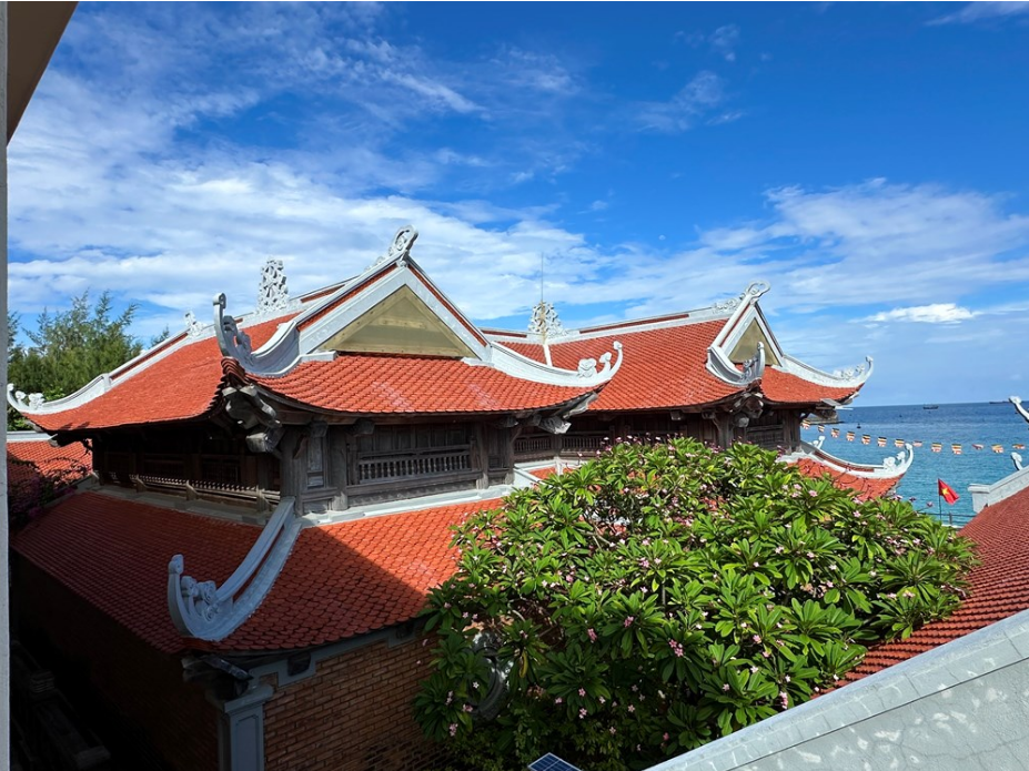 Những ngôi chùa tại Trường Sa là biểu tượng văn hóa rực rỡ, sưởi ấm lòng người nơi tiền tiêu Tổ quốc và là “cột mốc” tâm linh, khẳng định vững chắc chủ quyền thiêng liêng của Tổ quốc (Báo Văn hóa)